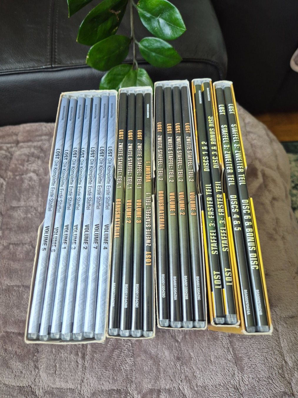 Tutti i DVDs: LOST DVD-Box, Staffel 1-3 – Usato da Zürich venduto da M0ZA 1