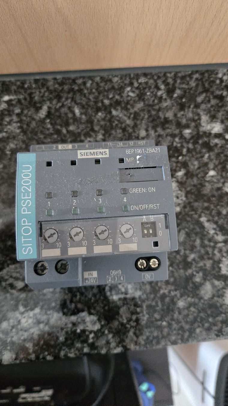 Siemens Componenti elettronici: Siemens LOGO 8 24CE SITOP PSE200U  – Usato da Lauerz venduto da Vibasin 1