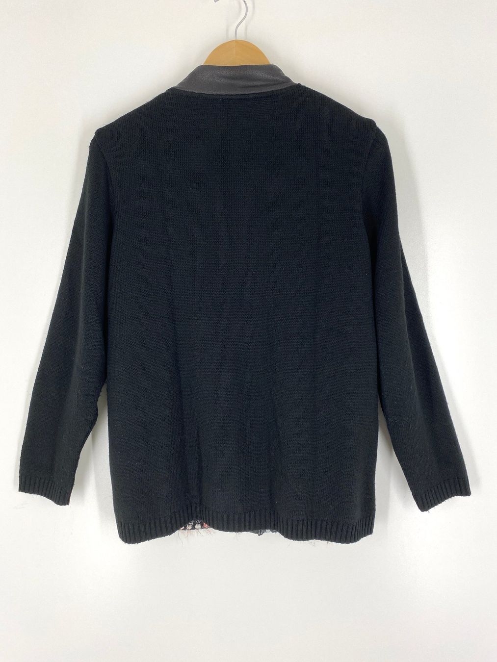 Giacche: Strickjacke mit Reissverschluss, Grösse 42 – Usato da Mülligen venduto da Chleeblatt1941 2