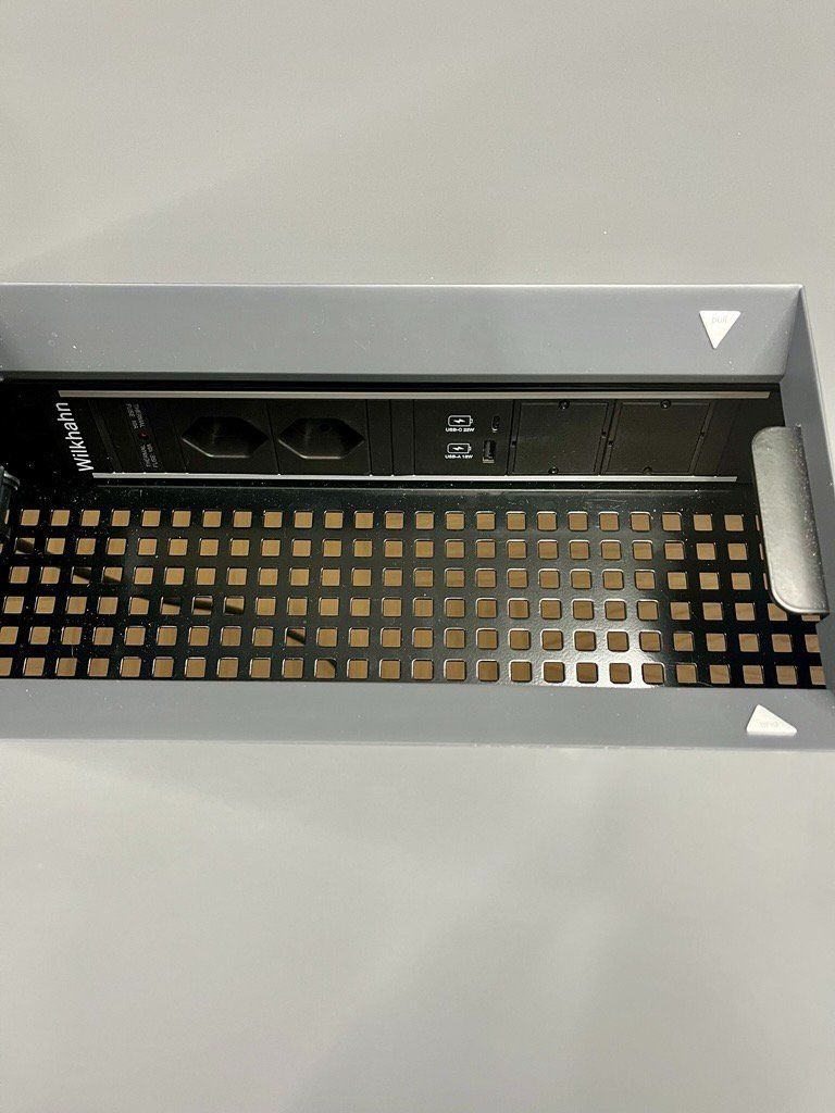 Wilkhahn Tavoli: Wilkhahn Versa Tisch – Usato da Zürich venduto da HST253 5
