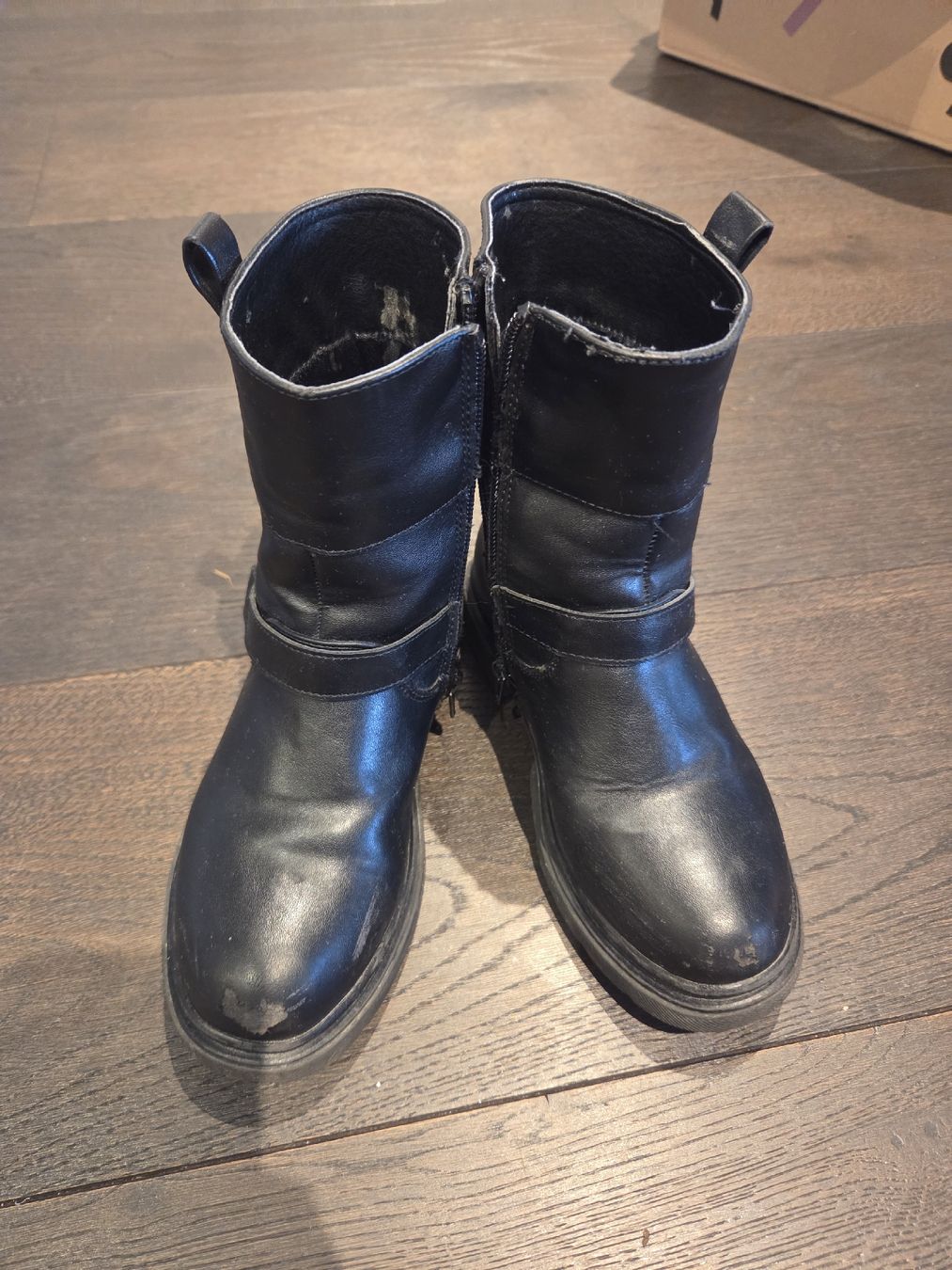 Schuhe für Mädchen: Schwarze Stiefel Grösse 30 gebraucht – Gebraucht aus Glattpark(Opfikon) von mammut66 1