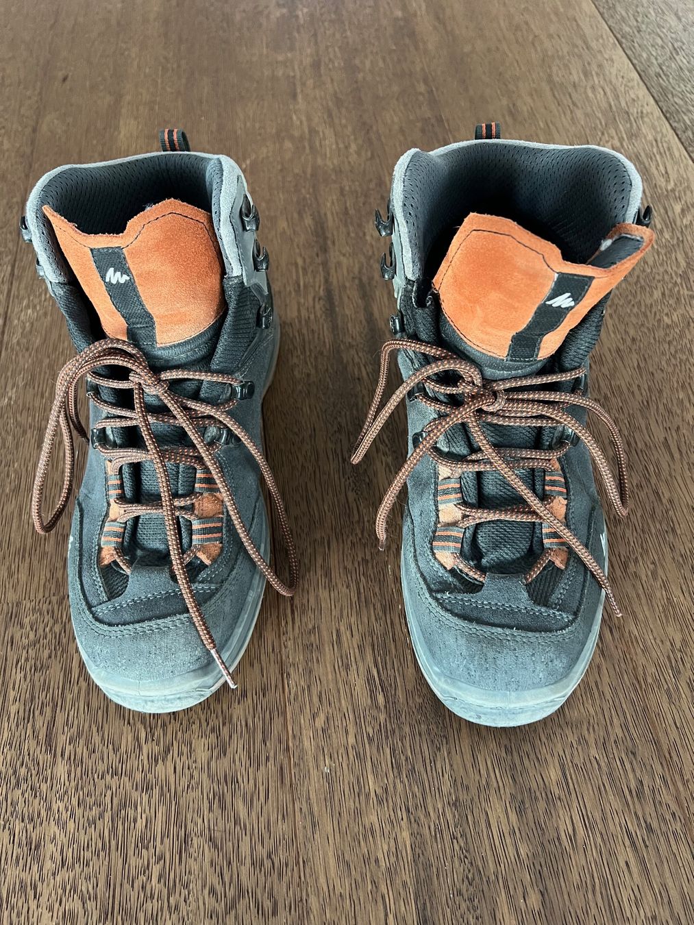 Decathlon Scarpe da uomo: Chaussure de randonnée Queschua T.42 – Usato da BASSINS venduto da lulu150971