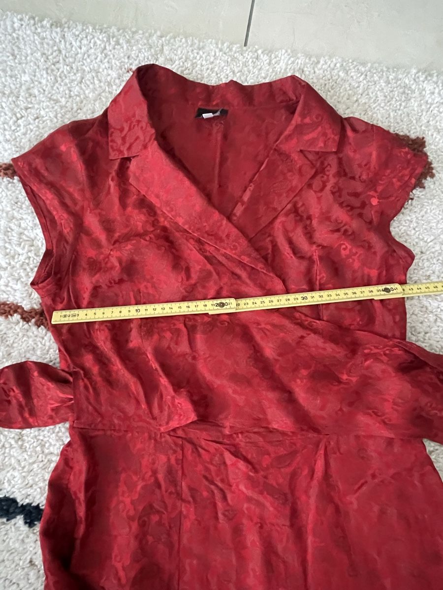 Vestiti: Robed Dress Ideale Red Size M   – Usato da Richterswil venduto da Prangins9 7