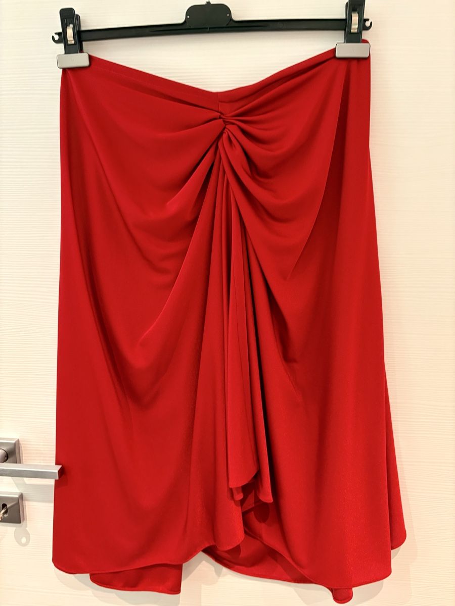 Röcke: Roter Rock, Gr. 42 - 44 elegant & festlich – Gebraucht aus Bellinzona von ModaLugano 4