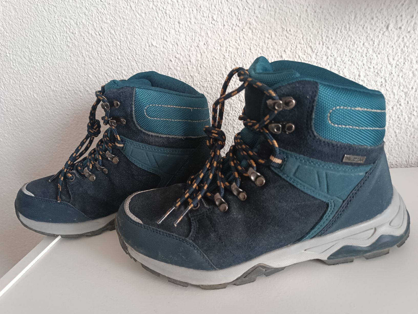 Scarpe da uomo: Wanderschuhe Gr 37 – Usato da Binz venduto da julijuli 1