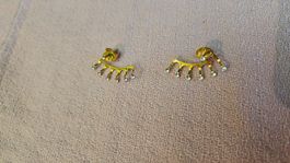 Orecchini dalla forma particolare con strass