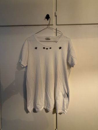T-Shirt Saint Laurent con stelle taglia S usato