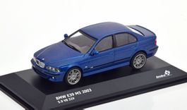 BMW M5 E39 5.0 V8 32V Phase 2000-2003 dunkelblau met.   1:43