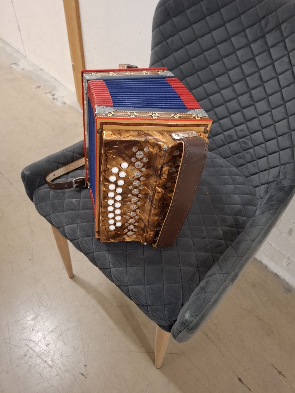 Eichhorn Strumenti musicali: 2 chörig Eichhorn orgeli – Usato da Villeneuve venduto da BibiVintage 2