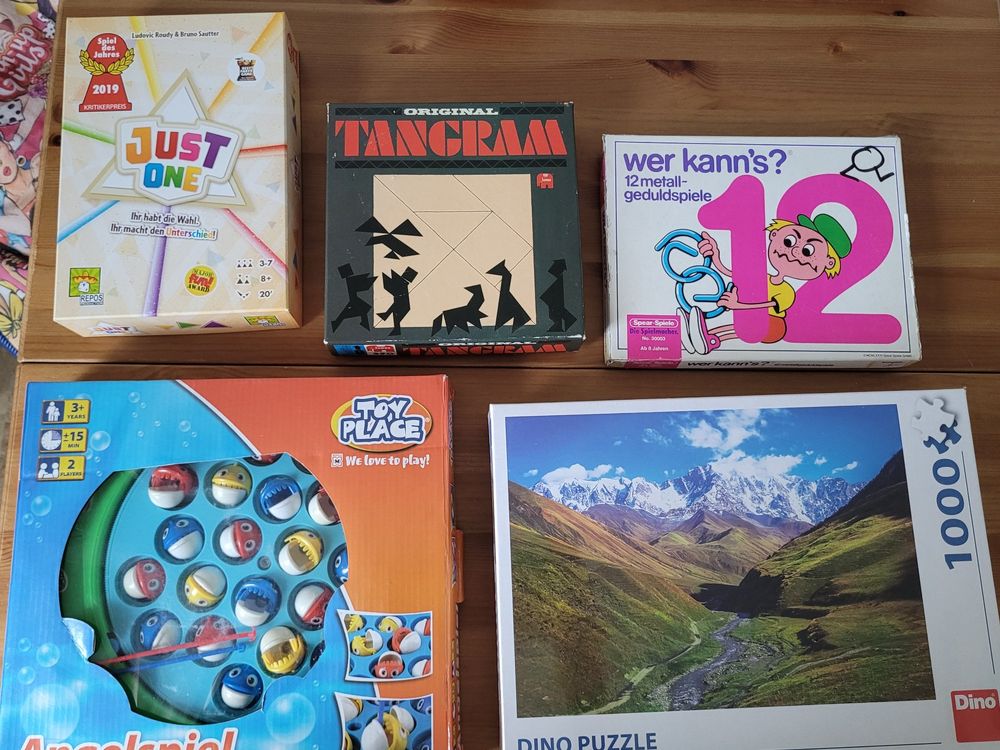 Magnetisches Tangram Puzzle Buch | 96 Vorlagen, Holz-Steine | Für Kinder & Erwachsene | 18x22 Cm, Reise-tauglich