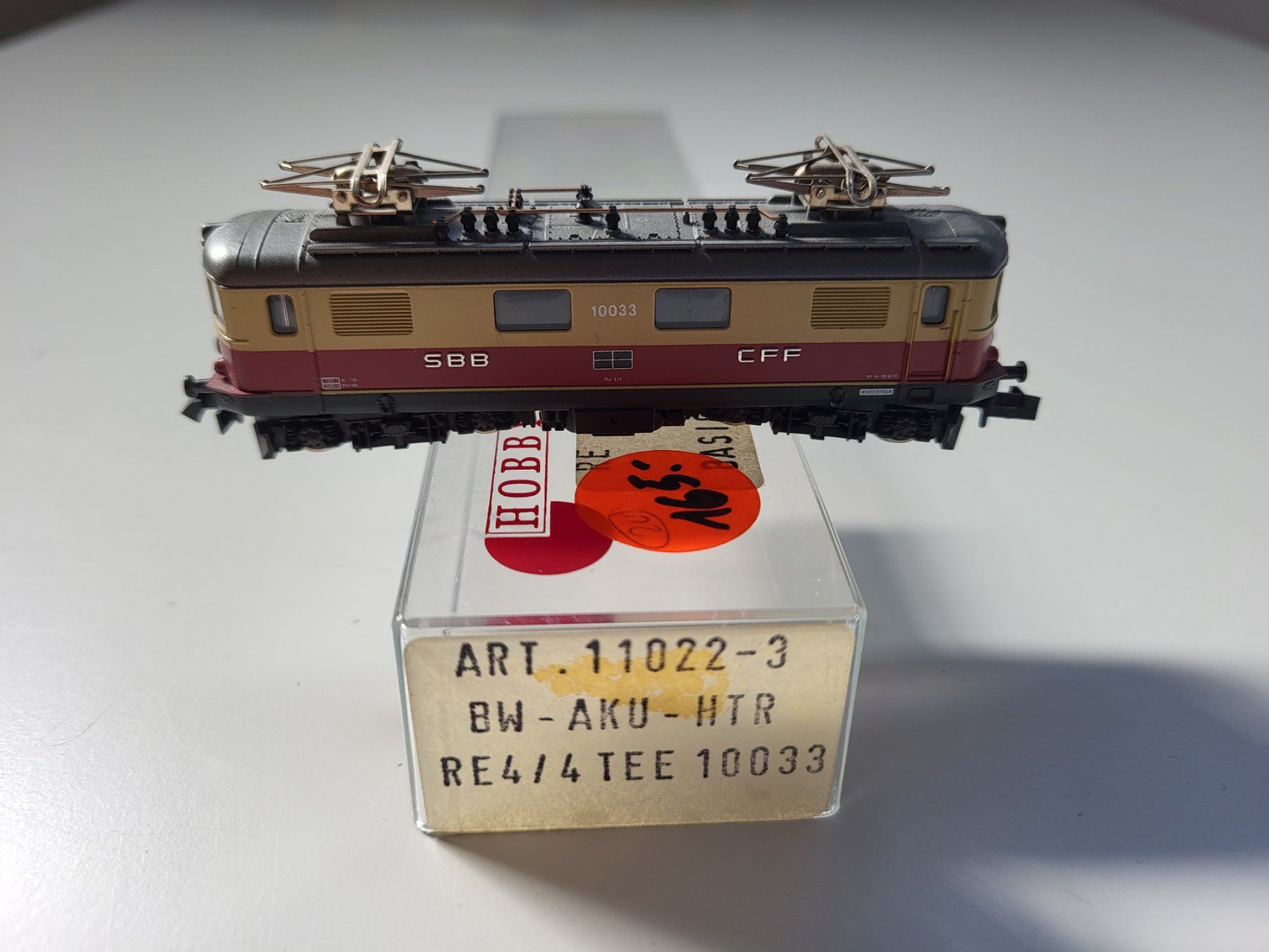 Hobbytrain Modellini di ferrovie: Hobbytrain SBB E-Lok Re 4/4 I Nr. 10033 – Usato da Brügg BE venduto da POU-BELLE 1
