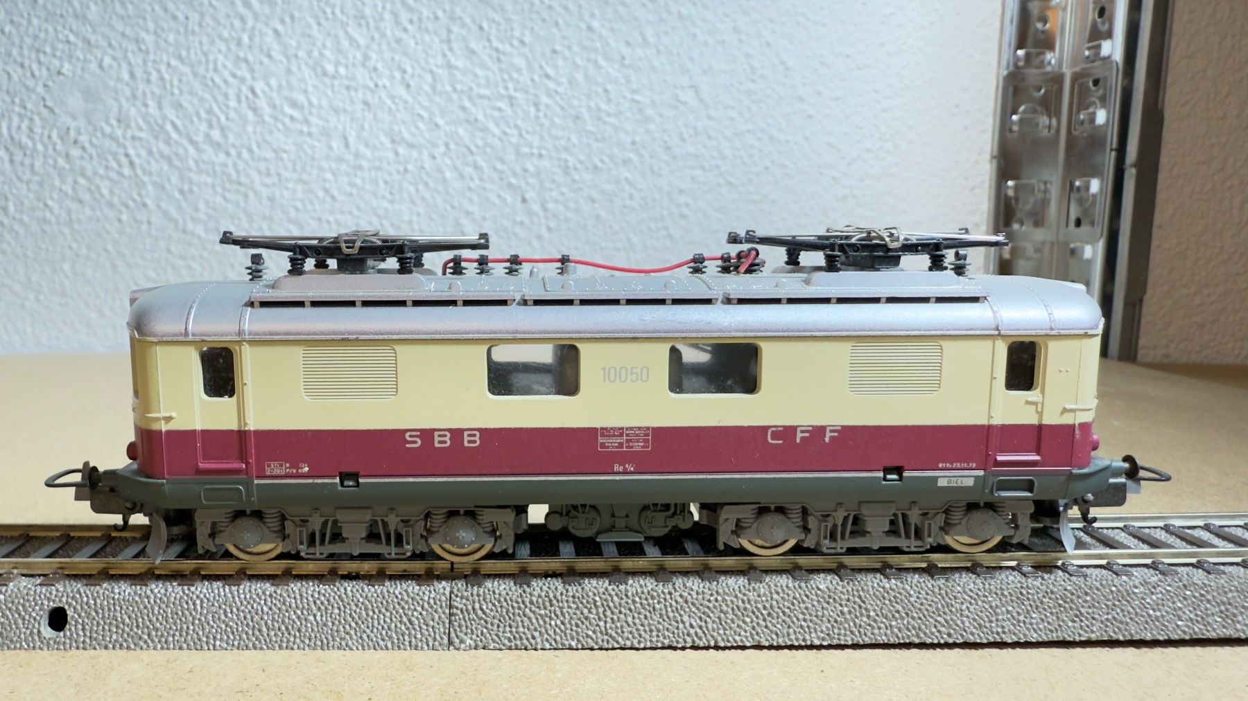 Lima Modellini di ferrovie: Lima Re 4/4 10050 H0 / DC – Usato da Windlach venduto da Kelebra 4
