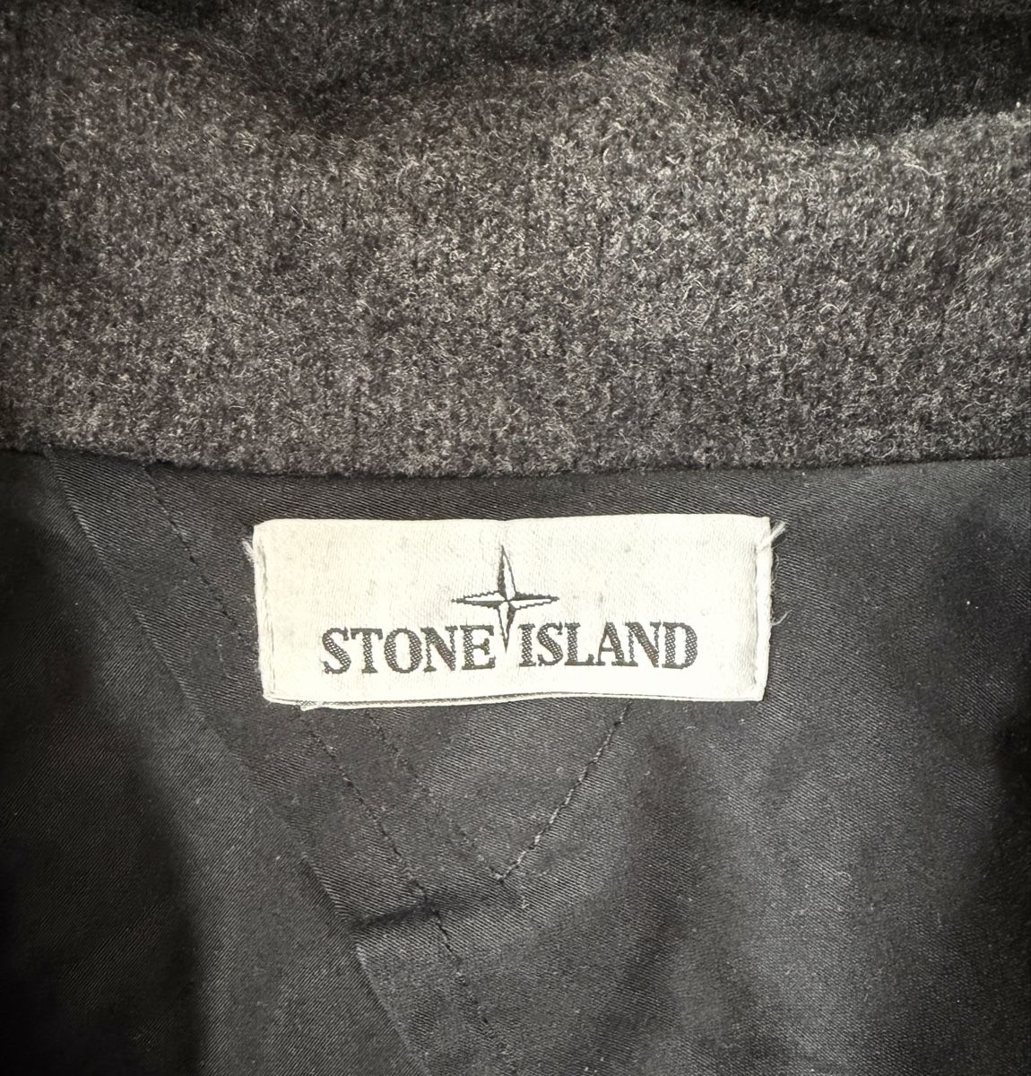 Mäntel: Stone Island Mantel  – Gebraucht aus Pfäffikon ZH von Nataliia. 2