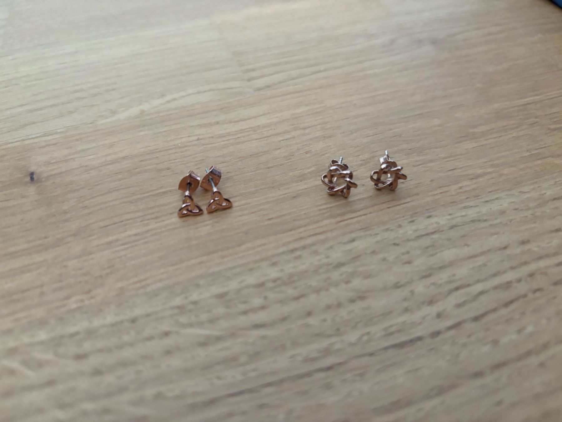 Orecchini pendenti & Orecchini a lobo: Ohrstecker Dreiecksform und Sternform – Usato da Stadel venduto da Chanel_5 1