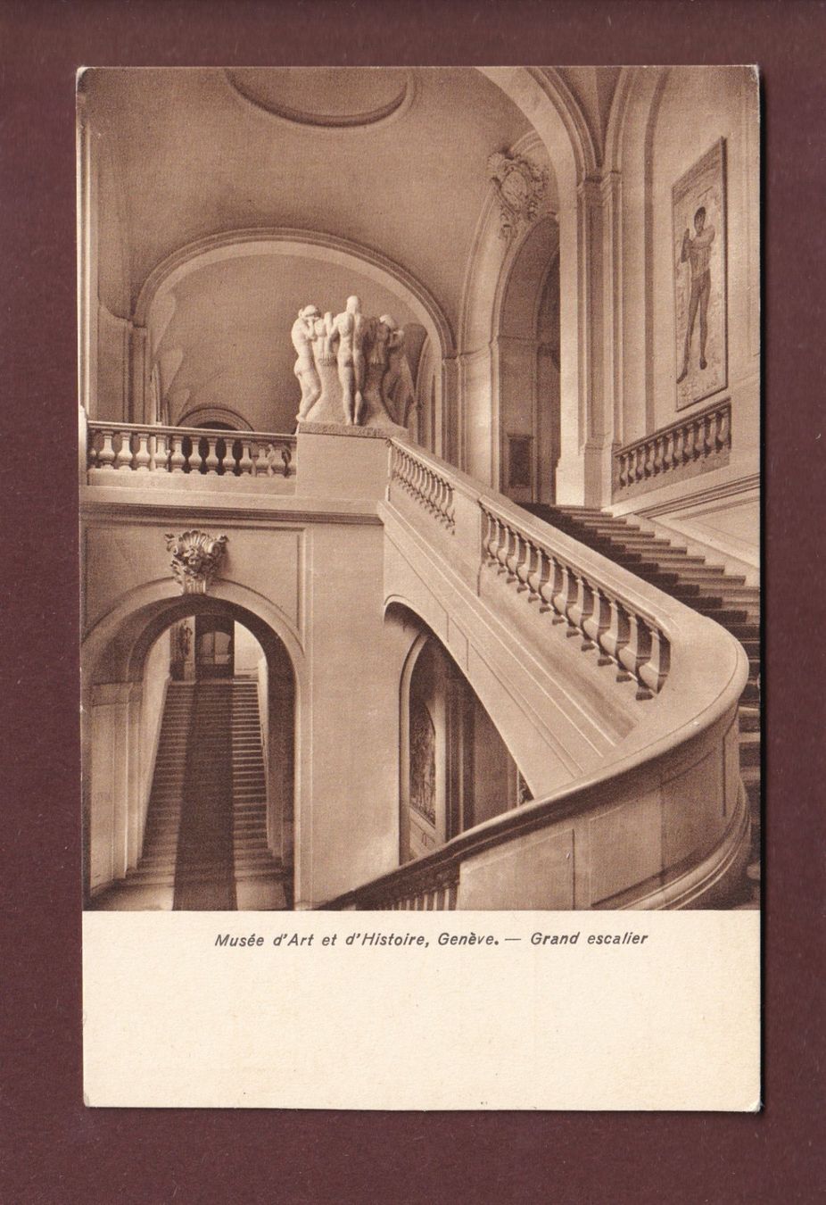 Ansichtskarten: GENEVE - Musée - grand escalier – Gebraucht aus Pully von nicecards