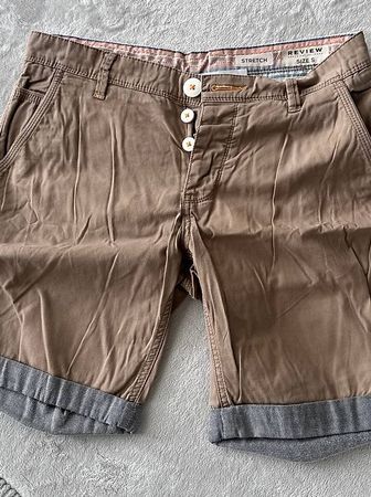 Review Shorts, Khaki, Gr. S, Sommer-Look, Top Zustand!