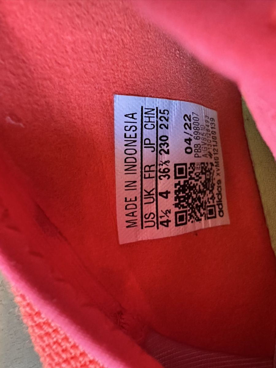 Adidas Chaussures garçon: Hallenschuhe Adidas – D'occasion à Biel/Bienne par es2502 2