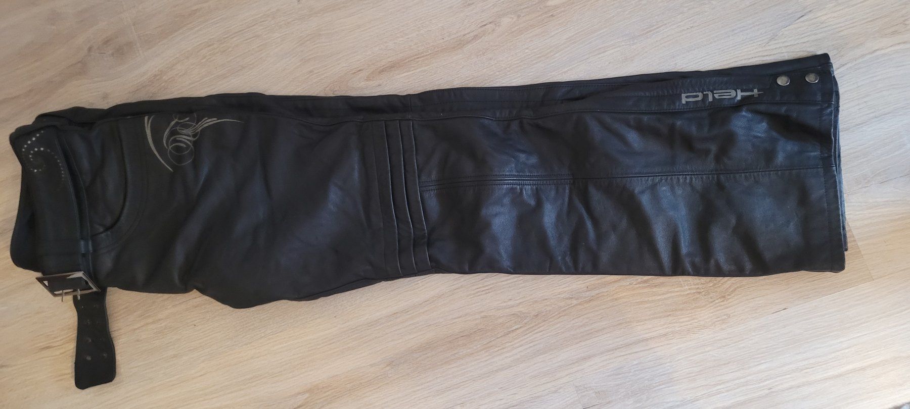 Held Pantaloni: Lederhose Motorrad – Usato da St. Silvester venduto da misterdollar