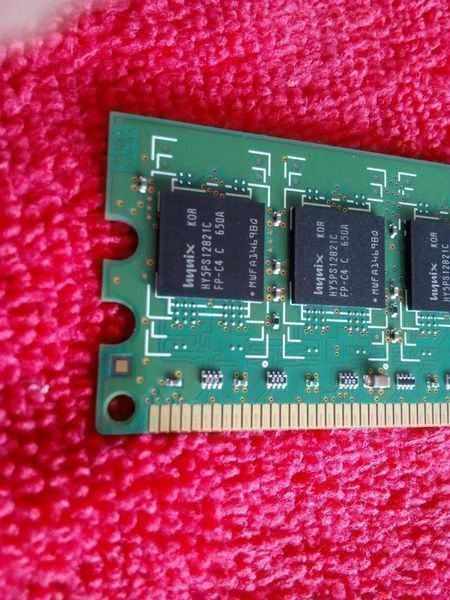 Memory / RAM: 1 GB hynix PC2-4200U-444-12 – Gebraucht aus Zürich von Zurich 1
