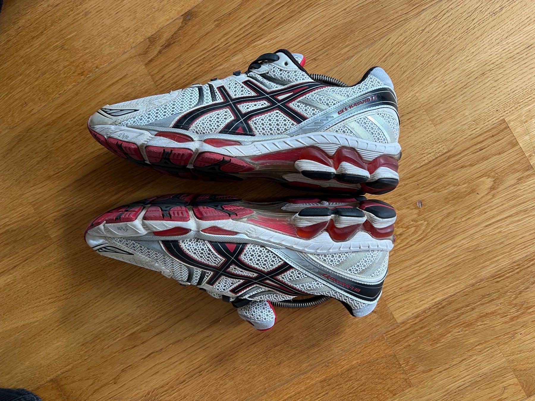 Scarpe da uomo: Asics Kayano 17 Grösse 44.5 – Usato da Zürich venduto da aur_w2ms