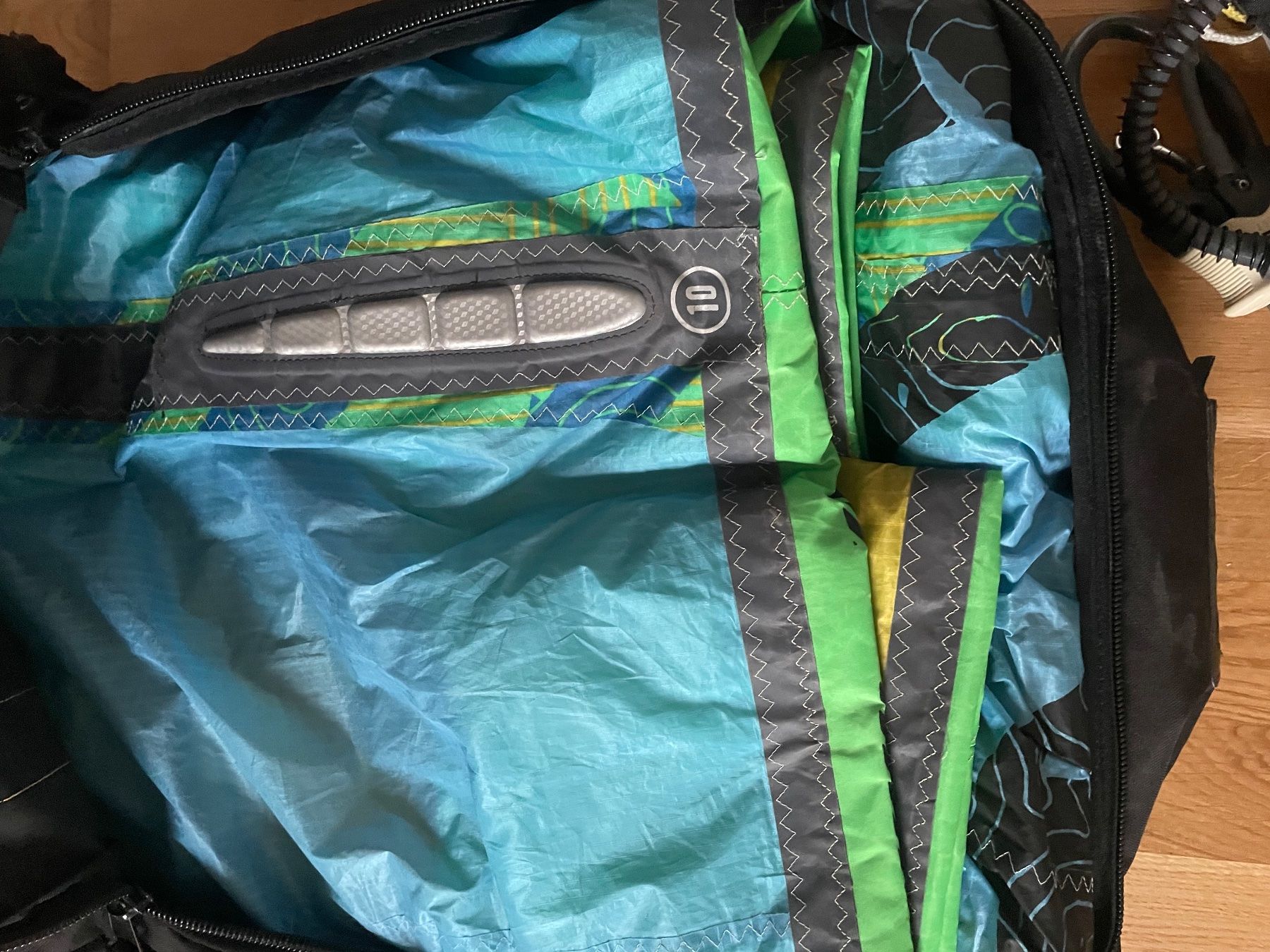 Aquilone: Voile de kitesurf Switchblade 10m – Usato da Grand Lancy venduto da VVTrenkov 1
