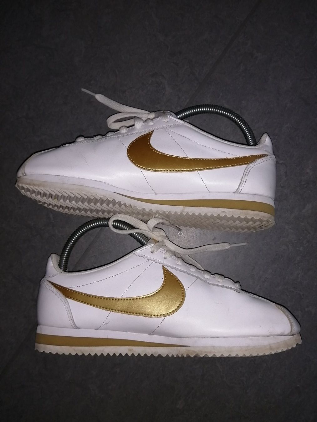 Nike Damenschuhe: Sneakers aus echtem Leder. Nike Gr..37,5 – Gebraucht aus Buchrain von nat_pl5p