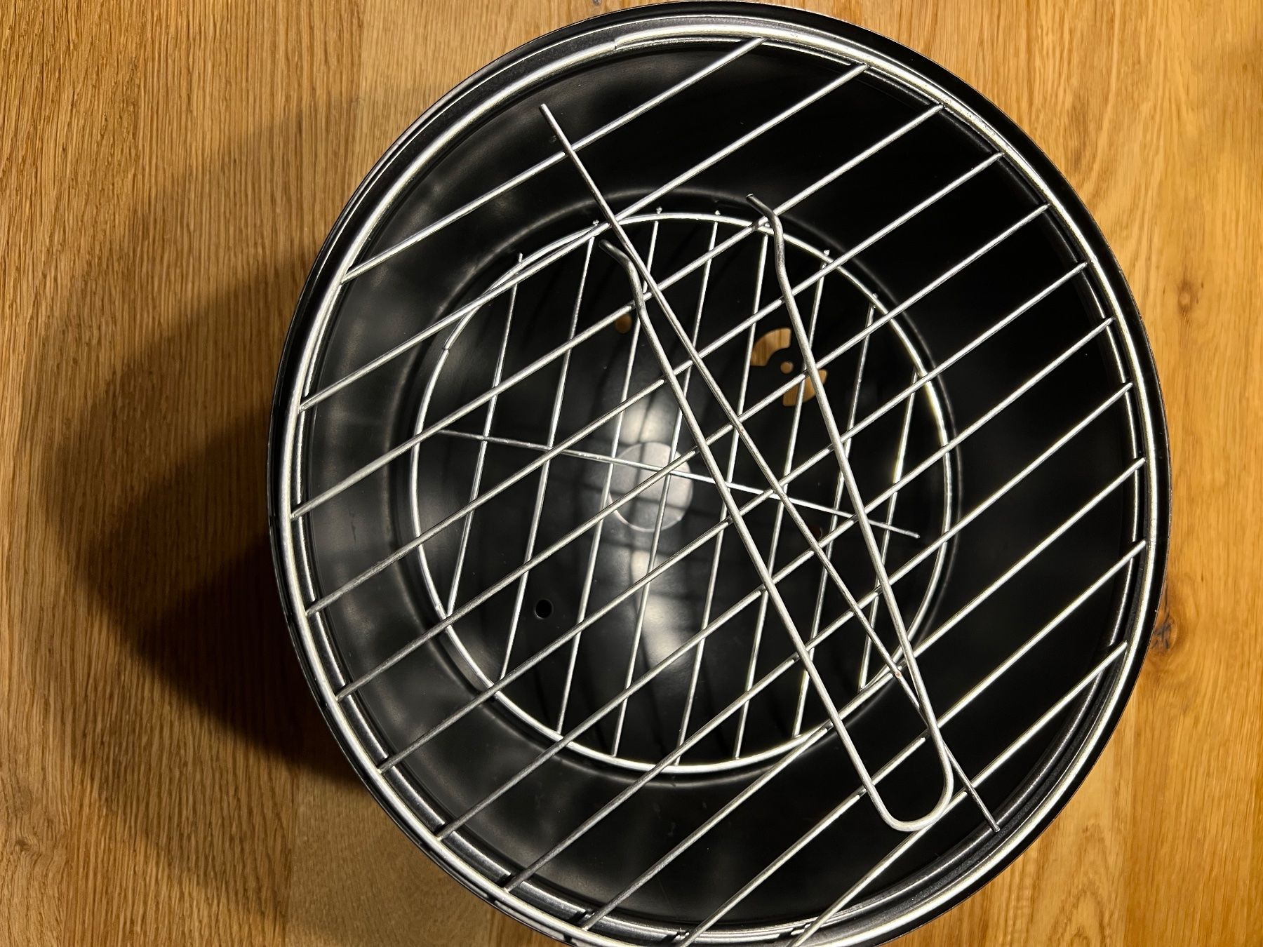 Griglie: Kleiner Tisch-Kugelgrill – Usato da Wolfwil venduto da Poulet60 3