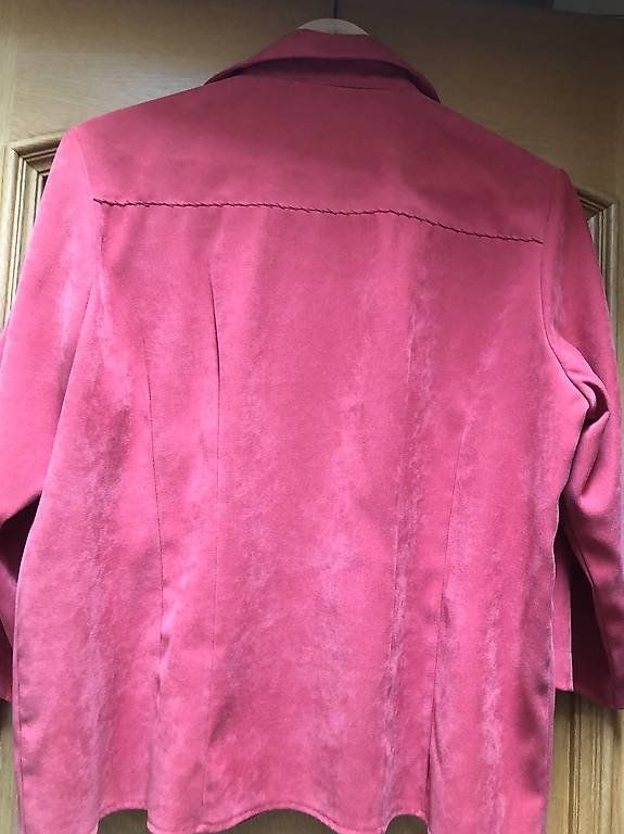 Camicette: Kurze Bluse rot Gr.44 – Usato da Schübelbach venduto da Dolly990_2 1
