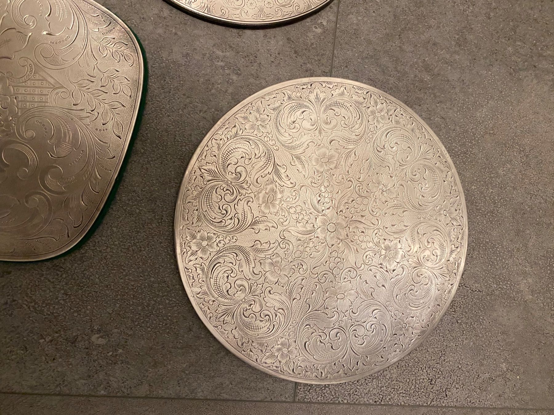 Sottobicchieri: Vintage Untersetzer versilbert mit floralem Dekor – Usato da Buchs-ZH venduto da Birikina 2