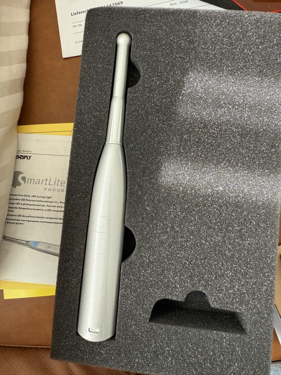 Medizinische Geräte: Polymerisationslampe Dentsply – Gebraucht aus Gebenstorf von sdent 1