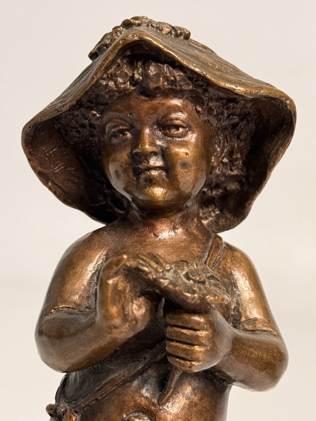 Statuette: Schwere Kunstbronze Mädchenfigur signiert Daniel – Usato da Itingen venduto da uhu777 1