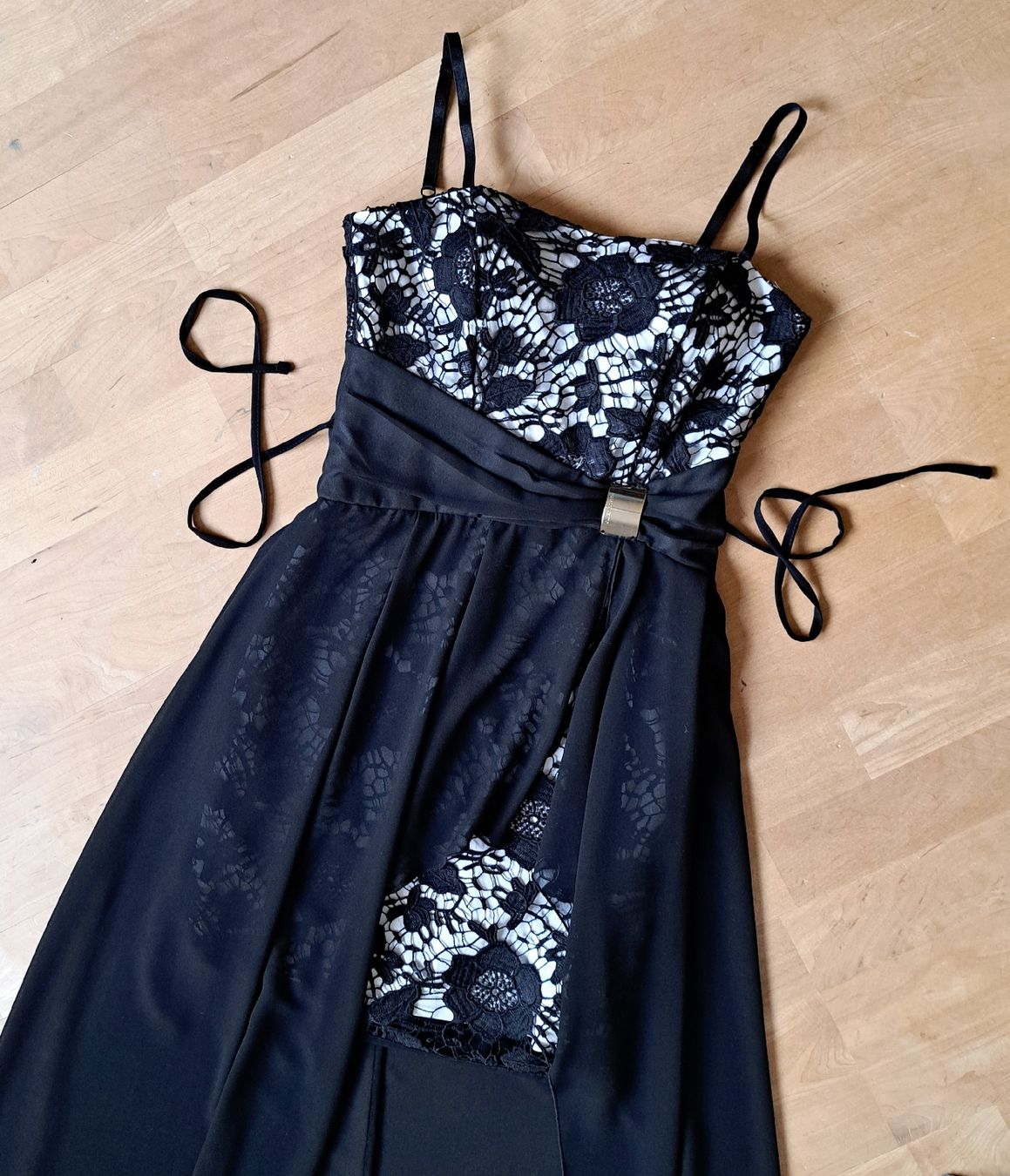Vestiti: Abendkleid Rinascimento Gr S – Usato da Wangs venduto da Soda_95