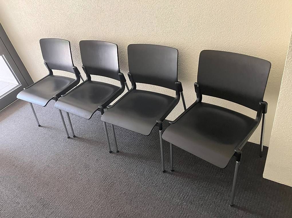 Girsberger Sedie: Holz- Metallstühle Girsberger – Usato da Horgen venduto da charger269 1