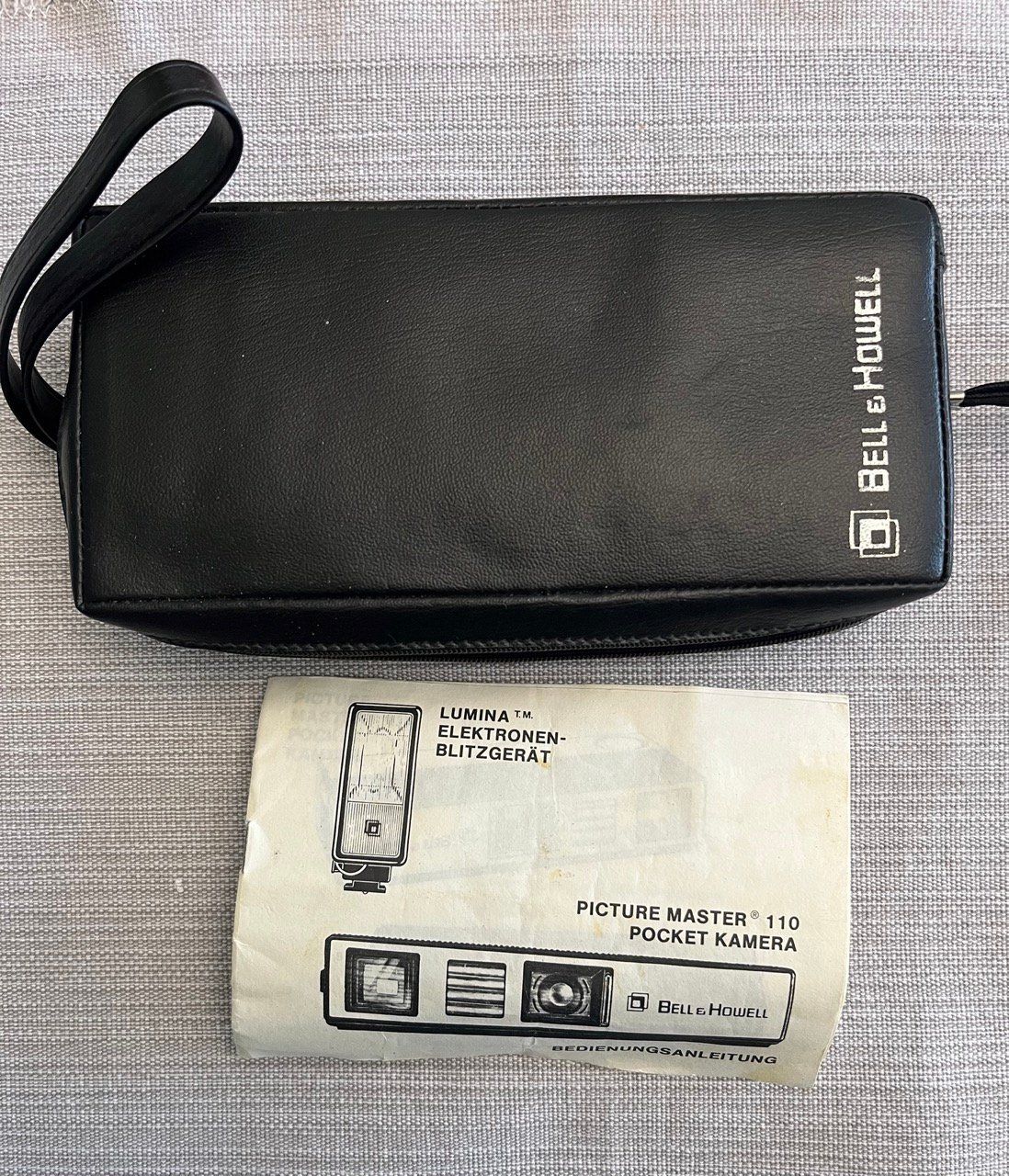 Fotocamera: Bell & Howell Picture Master 110 Pocket caméra avec flash – Usato da Petit-Lancy venduto da DonJen 2