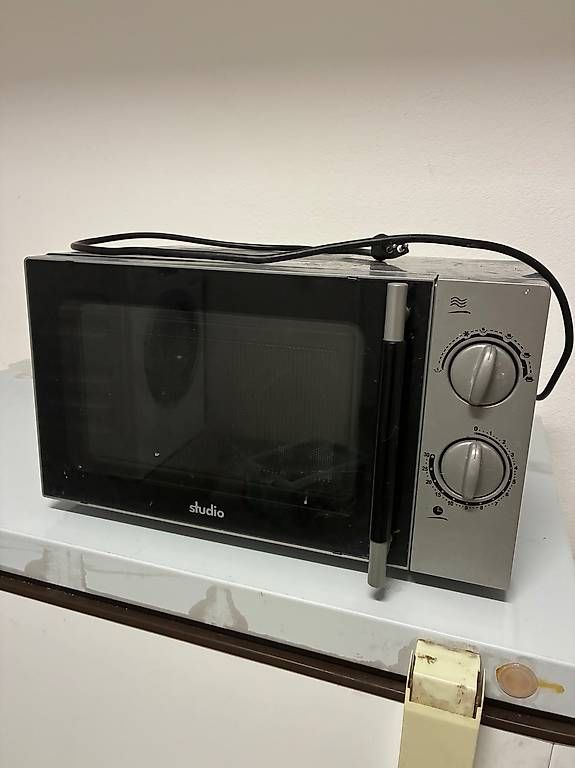 Elettrodomestici da cucina: Mikrowelle Studio MW14775 – Usato da Hirzel venduto da mak_9tmr