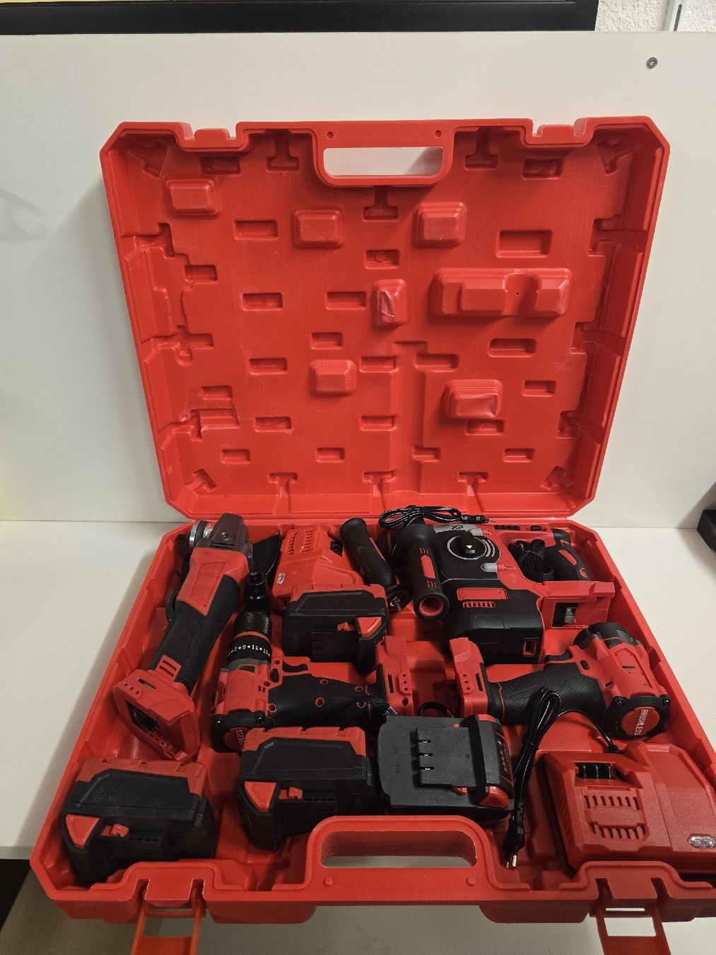 Tutti gli attrezzi: Akku-Werkzeug Set, Neu – Nuovo e nell'imballaggio originale da Oberurnen venduto da inf_q6m6 1