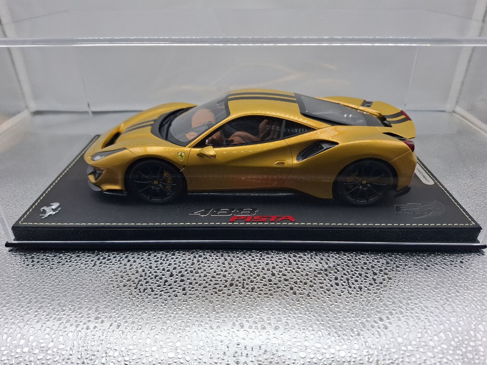 BBR Models Modellini d'auto: BBR Ferrari Pista 1:18 – Nuovo e nell'imballaggio originale da Gipf-Oberfrick venduto da Edii45