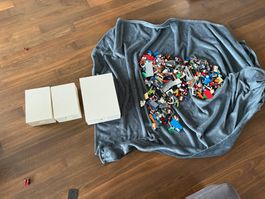 Lego Steine mit drei Aufbewahrungsboxen gebraucht