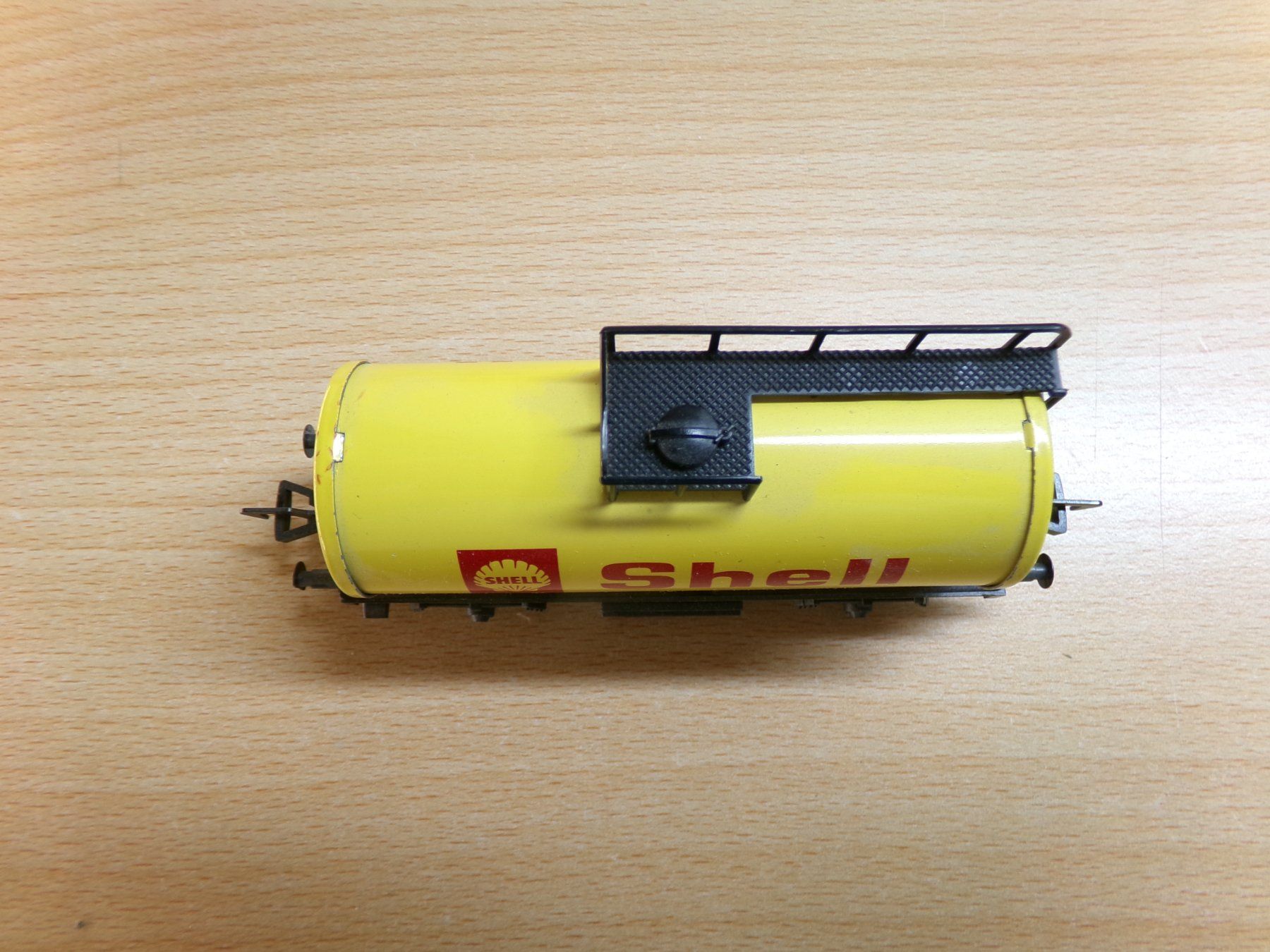 Fleischmann Modellini di ferrovie: Fleischmann 5031 Anhänger gelb Shell – Usato da Hombrechtikon venduto da Se9 3