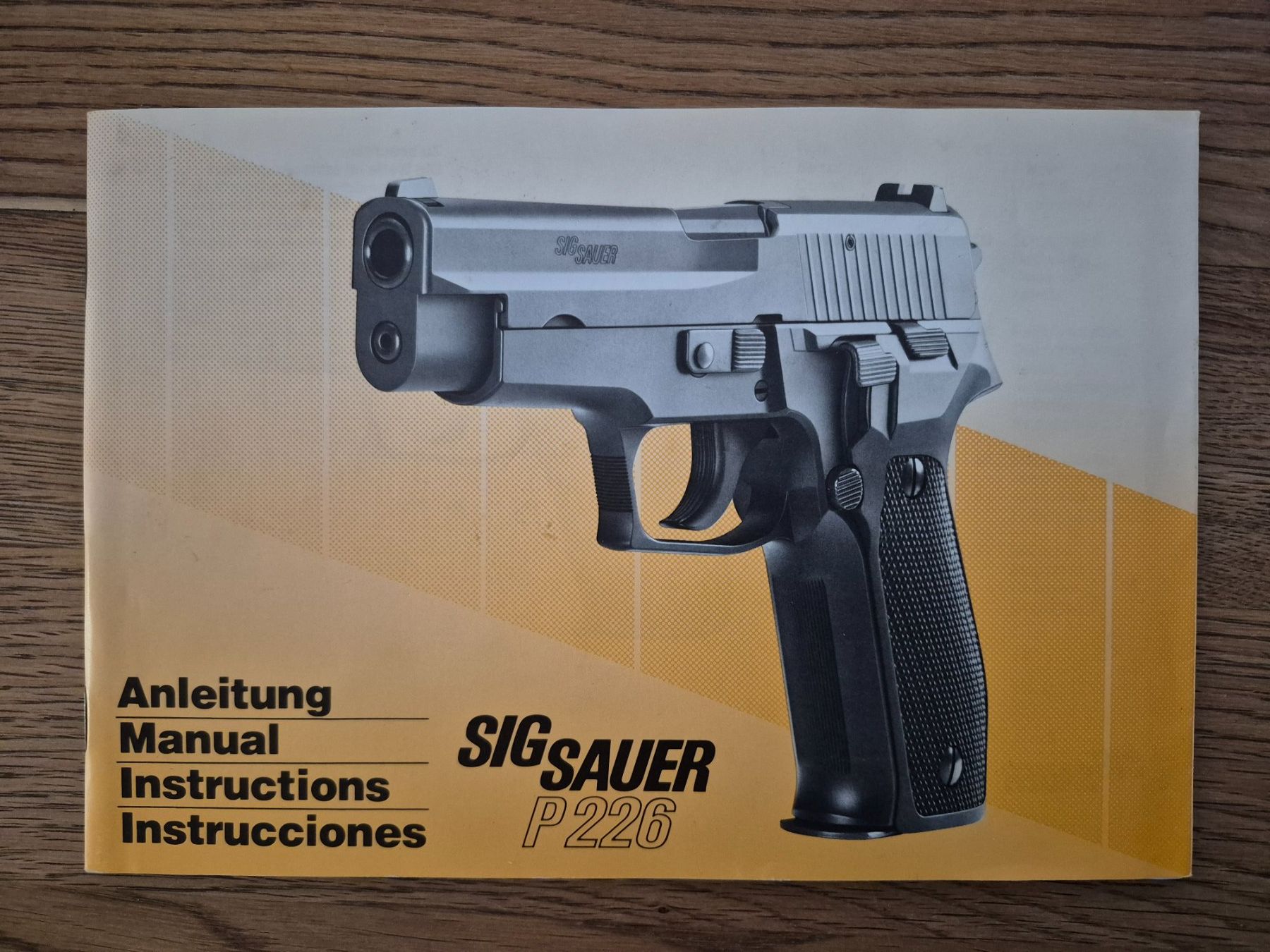 Bücher: Anleitung SIG Sauer P 226 – Gebraucht aus Balsthal von Palcivalle