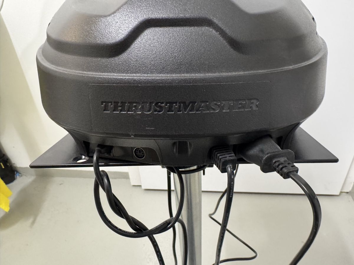 Thrustmaster Controller: Thrustmaster T300RS GT Edition mit Wheel Stand Pro & Pedalen – Usato da Affoltern am Albis venduto da mhofer314 5