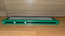 Panneau de brassage 19" 1U – 30 ports RJ45 (patch panel)