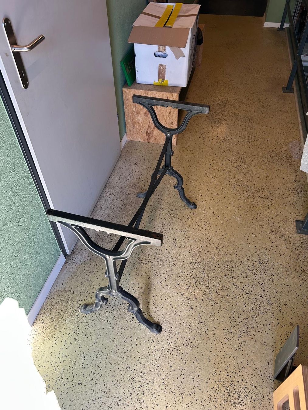 Sonstiges Mobiliar: Gusstischgestell – Gebraucht aus Neuenkirch von maerk02