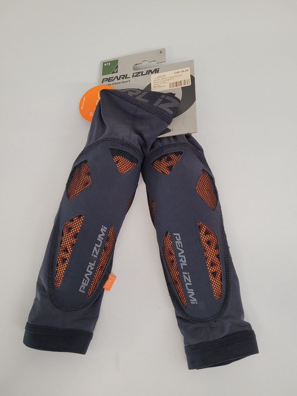 Pearl Izumi Protezioni & Imbottiture: Unisex Elevate Elbow Guard black S – Nuovo e nell'imballaggio originale da Giswil venduto da mai_k7x7
