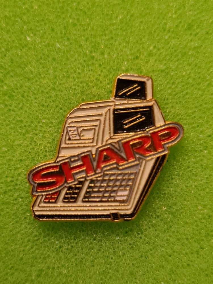 Placchette & Badge: Pin, SHARP Rechner – Usato da Winkel venduto da Heuresis