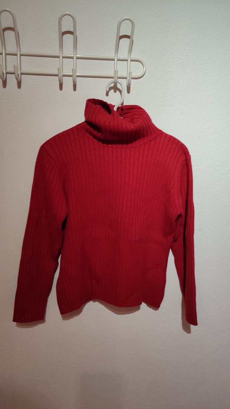 Esprit Pulls & Sweat-shirts: rote Biaggini Pullover, Gr. S & M, Set: 5 Stk. – Neuf (Voir description) à Brüttisellen par nic_xm7s