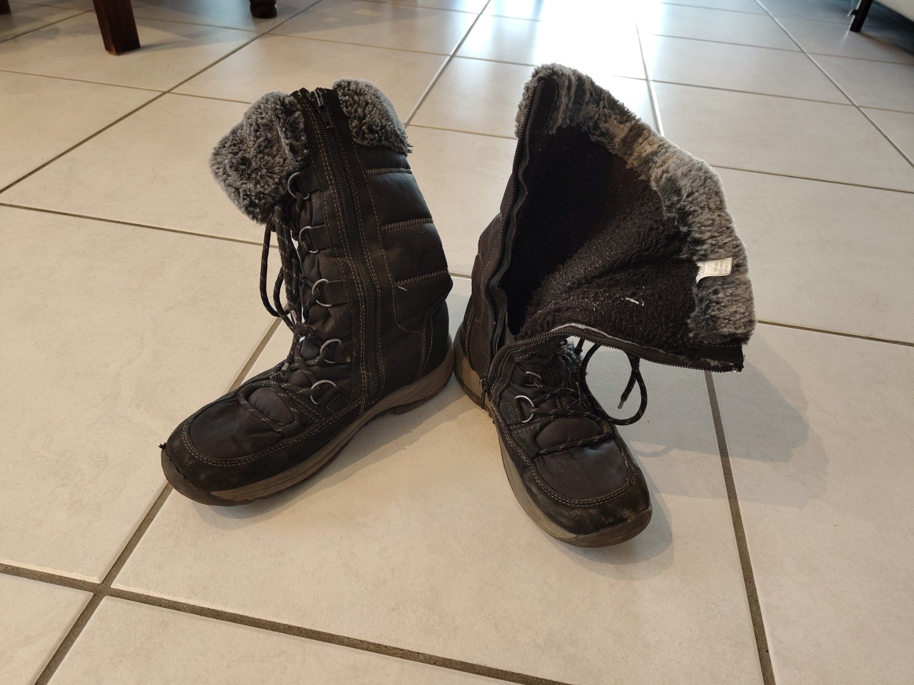 Scarpe per ragazze: Winterstiefel Gr. 35 – Usato da Neerach venduto da stens 1