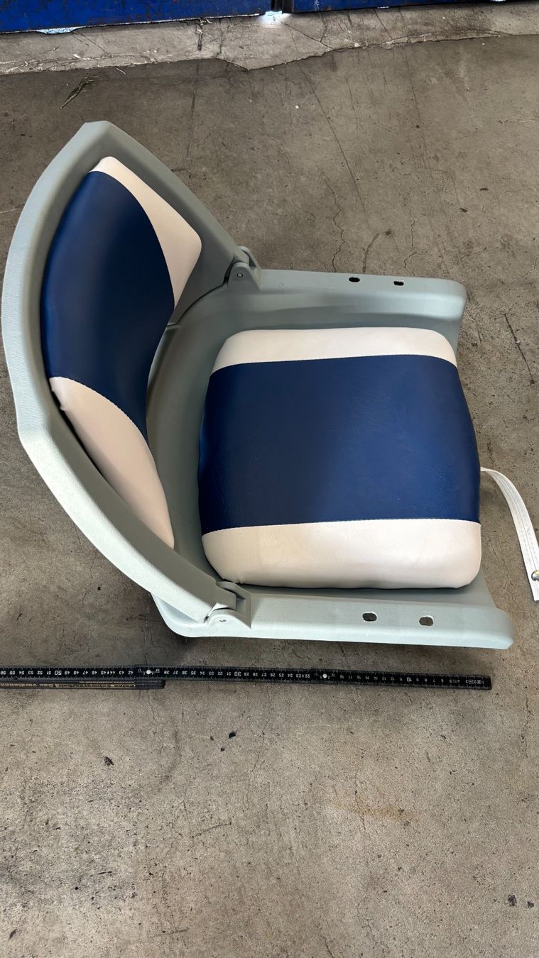 Accessori per altri veicoli: Klappbarer Bootssitz blau/weiss – Usato da Küssnacht venduto da Derby7007 2