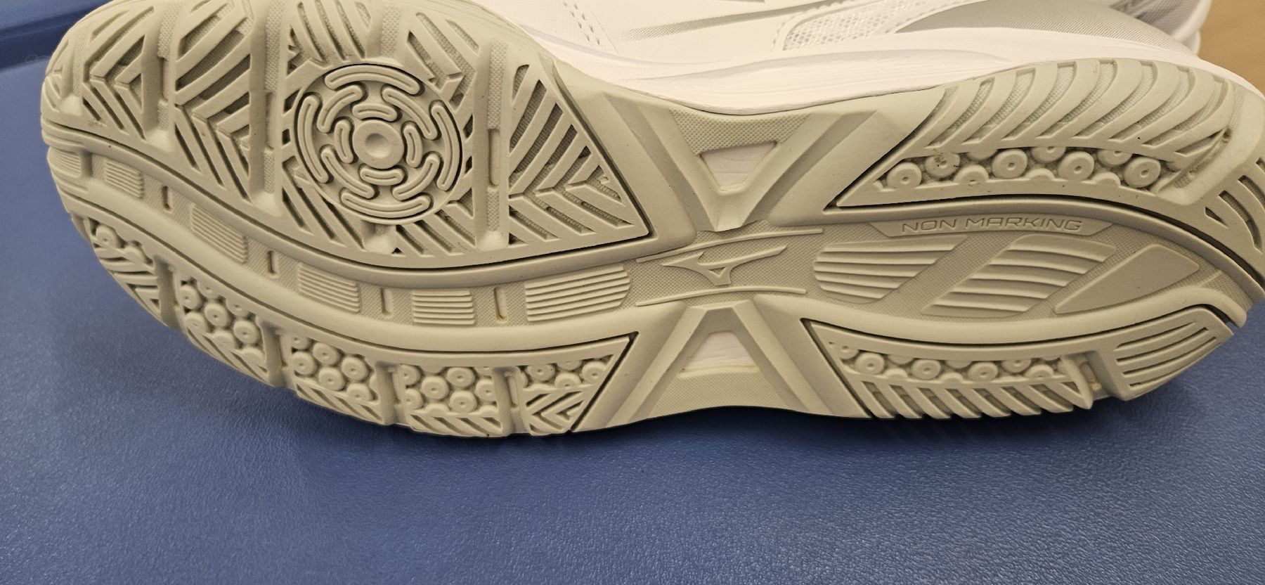 Mizuno Schuhe für Jungen: Hallenschuh Mizuno stealth Star 3 Junior – Gebraucht aus Kriens von freeman777 2
