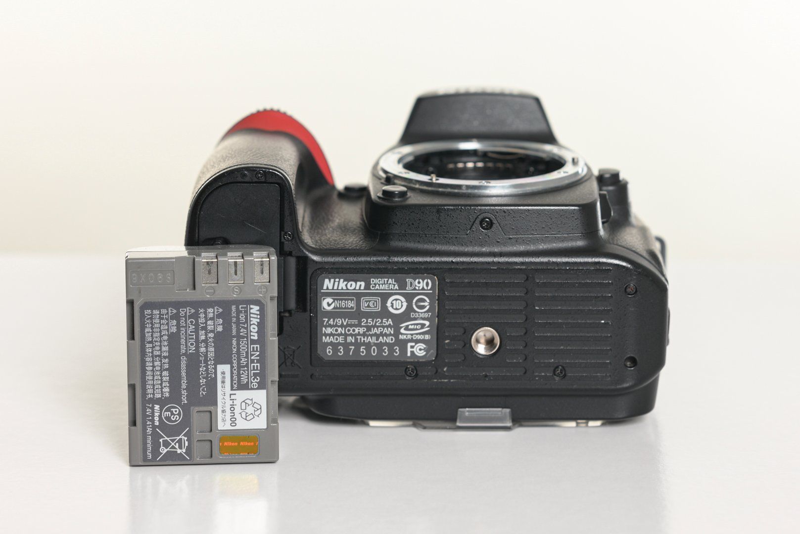 Nikon Fotocamera: Nikon D90 inkl. 18-250mm – Usato da Wädenswil venduto da tevyag 1